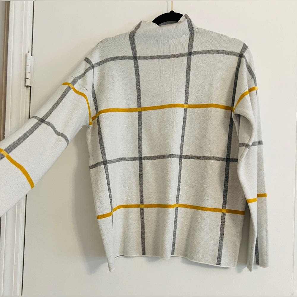 TAHARI Brand New Women Top, Size M